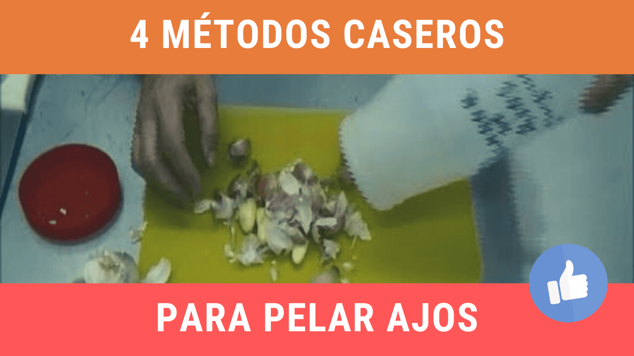 Texto alternativo: Persona pelando ajos en la cocina, 4 métodos caseros para pelar ajos, imagen didáctica.