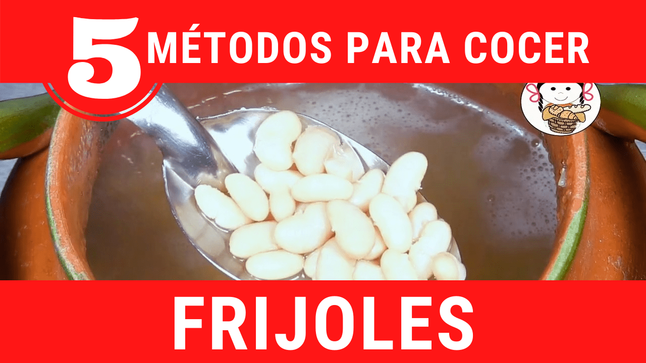 Cuchara sacando frijoles de olla, texto 5 métodos para cocer frijoles con gráficos.