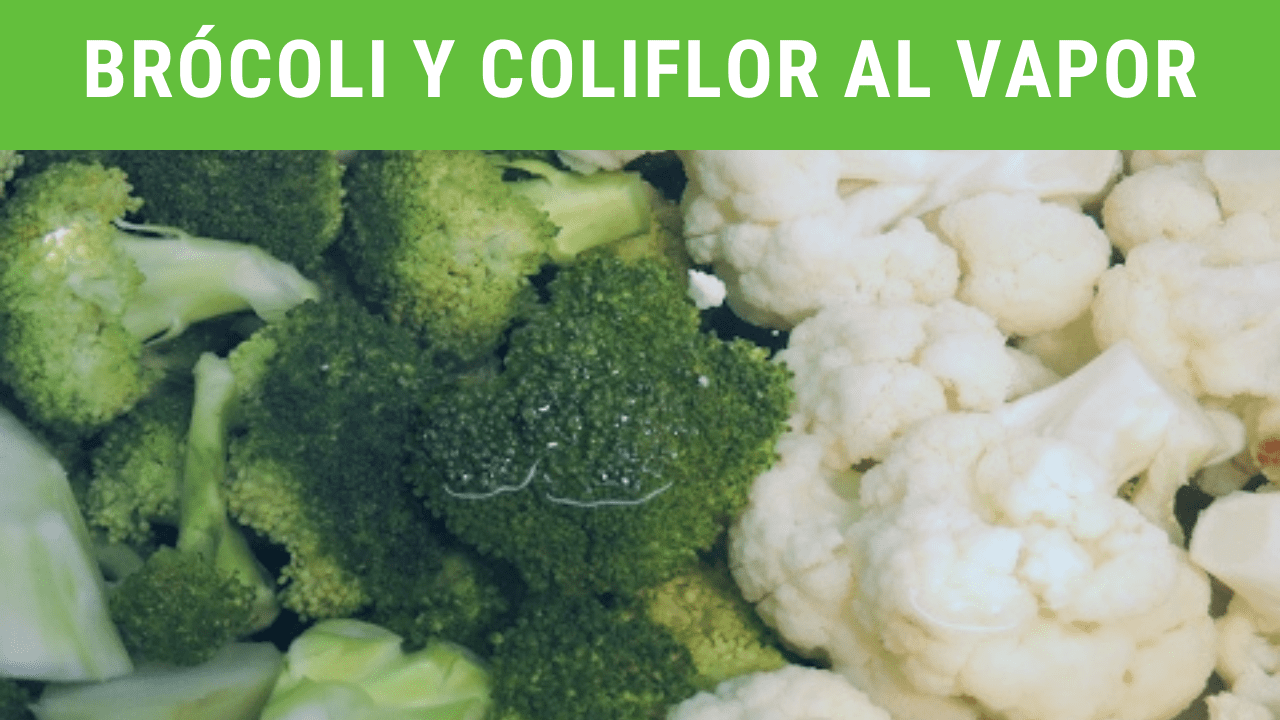 Brócoli verde y coliflor blanca al vapor en plato, ingredientes saludables.